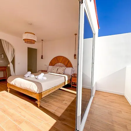 Chakra House Fuerteventura - Private Rooms In A Shared Boutique Guesthouse-3