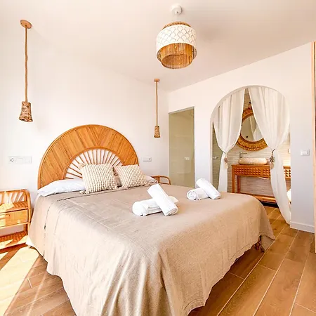 Chakra House Fuerteventura - Private Rooms In A Shared Boutique Guesthouse-2