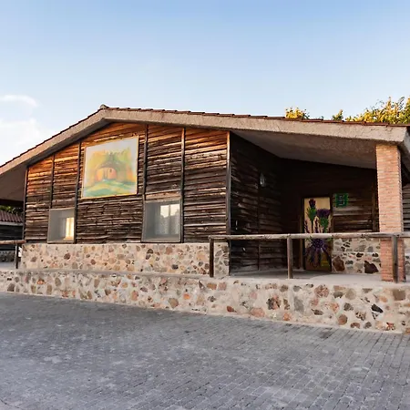 Hostal - Bungalows Camping Cáceres-3