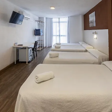 Hostal Gran Vía-2