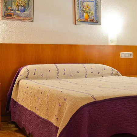 Hostal Gran Via Levante-3