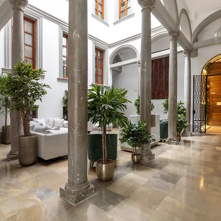 BiBo Suites Palacio de Portago-3