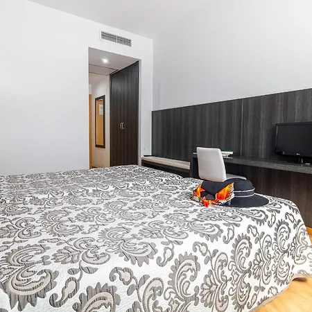 Hotel Abades Via Norte-3