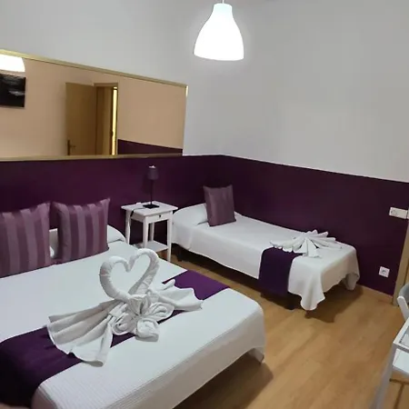Hostal Muntaner-3
