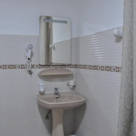 Hostal Ramón y Cajal-3