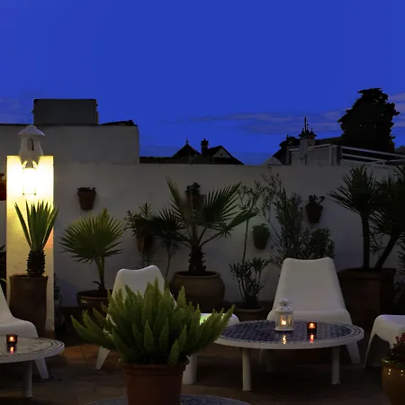 Un Patio En Santa Cruz-2