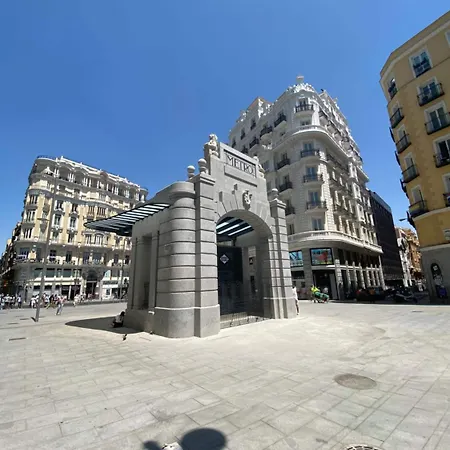 Hostal Mh Fuencarral-3