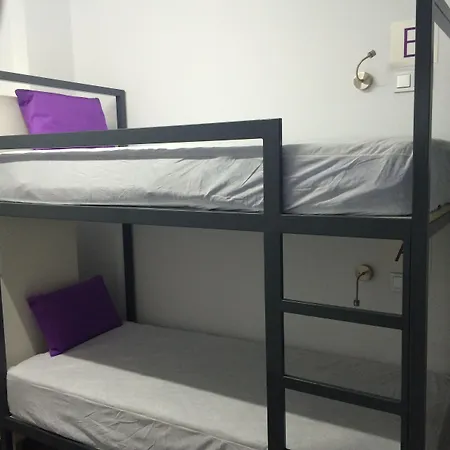 Chameleon Youth Hostel Alicante-3
