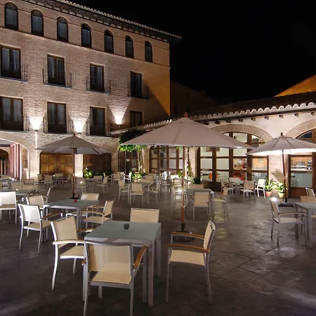 Hotel Cienbalcones-3