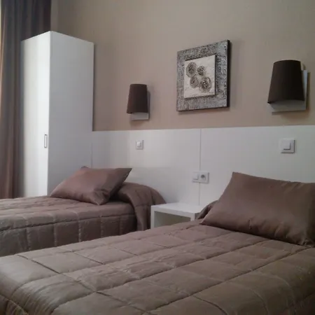 Hostal Lesseps-3