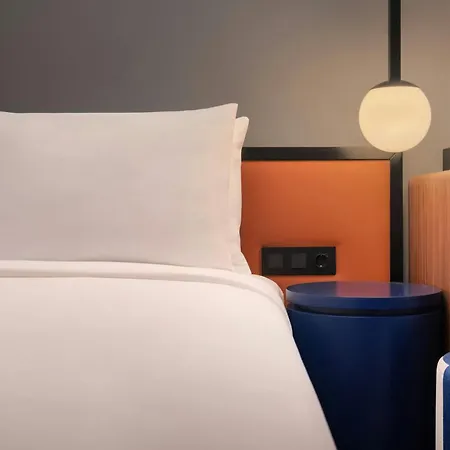 Aloft By Marriott Madrid Gran Via-3