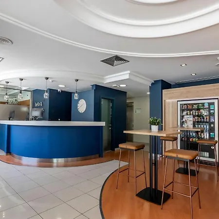 Travelodge Alicante Puerto-3