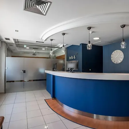 Travelodge Alicante Puerto-2