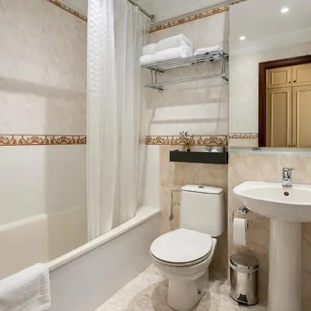 Cuatro Caminos Rooms-3