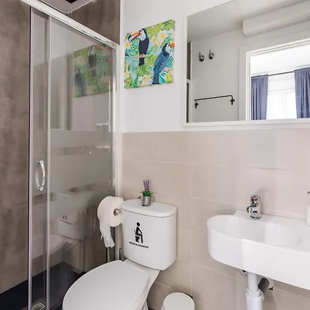 Ayz Juan De Mena - Auto Check-In Property-2