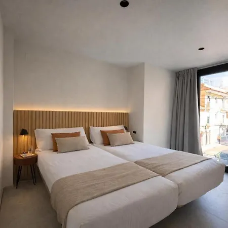 Hugo Beach Hotel & Apartments-3