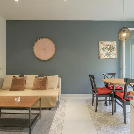 Chic & Comfortable Apartment, Private Terrace-2