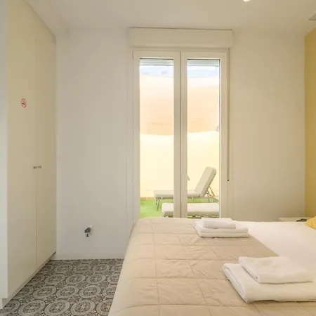 Marvellous Apt With A Large Private Terrace-3