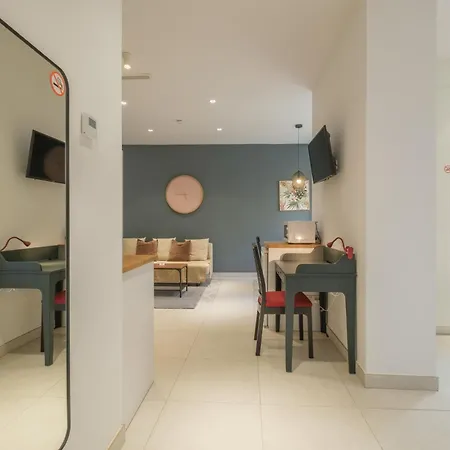Chic & Comfortable Apartment, Private Terrace-3
