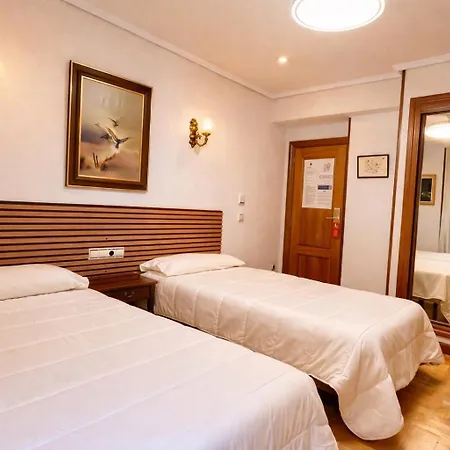 Hotel Residencia Castellano I-2