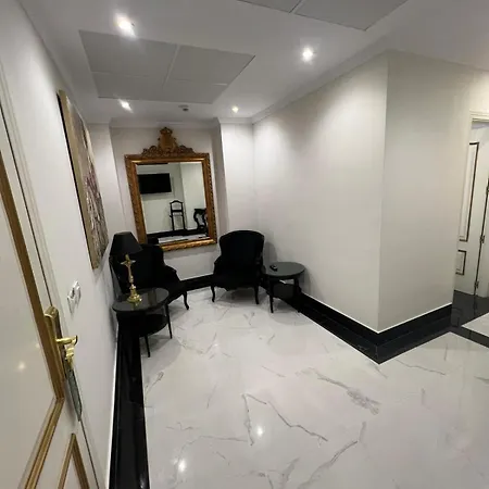 Adriano Boutique Sevilla-2