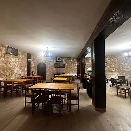 Portal De La Rioja-3