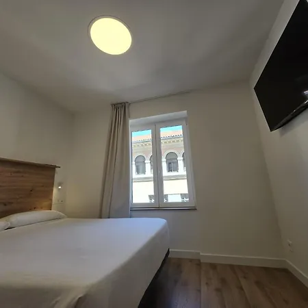 Hostal Boreal Mistral-3