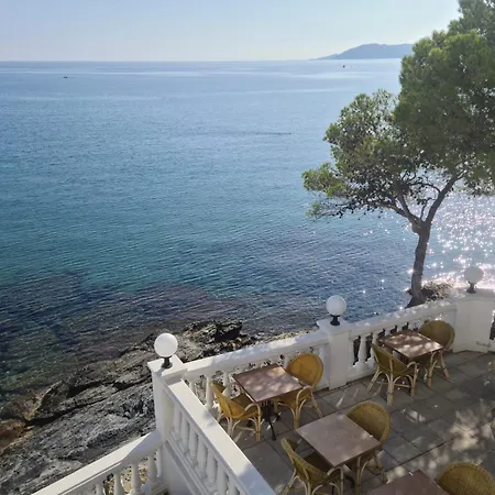 Hotel Grifeu y Restaurant - Costa Brava-2