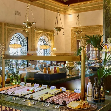 Alhambra Palace Hotel-3