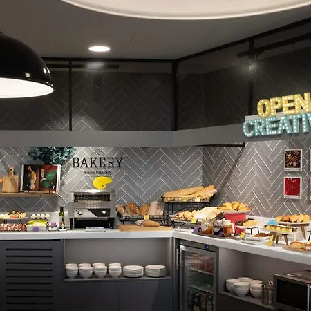 Ibis Styles Santander-3