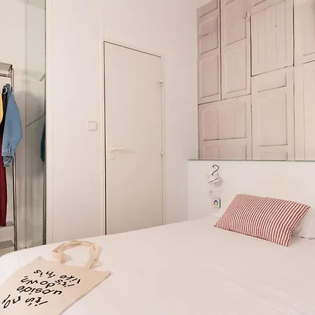 Chic&Basic Tallers Hostal-2