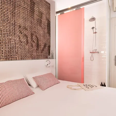 Chic&Basic Tallers Hostal-3