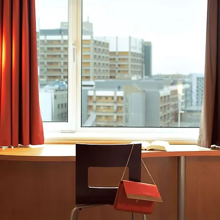 Ibis Barcelona Centro-3
