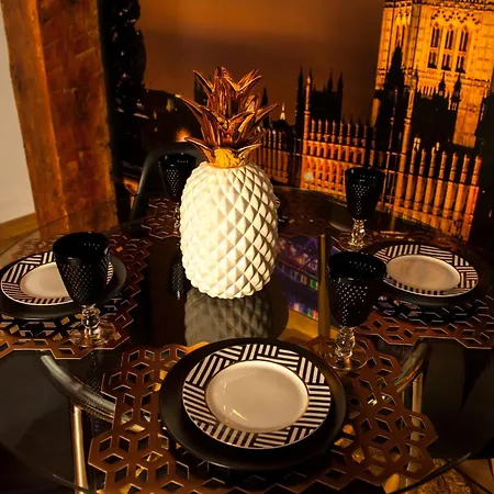 Apartamentos Art Suite Santander-3