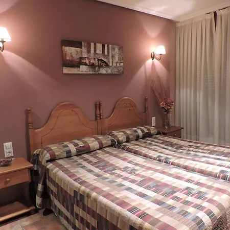 Hostal Villa de Navarrete-2
