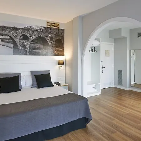 Hotel Can Pamplona-3