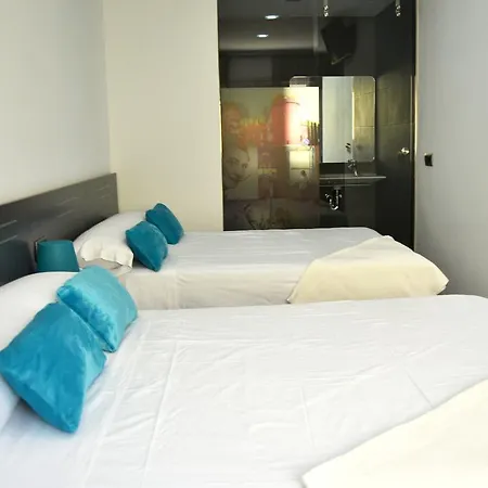Bed&Breakfast 10 Girona-3