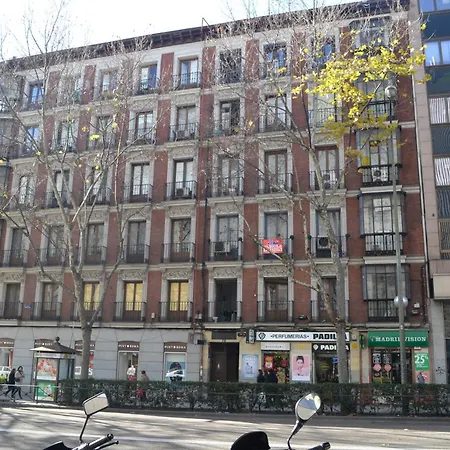 Hostal Overnight Madrid-3