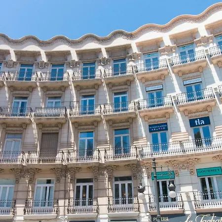 Bet Apartments - Canovas Rooms-2