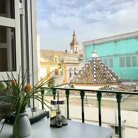 La Maestranza Apartment Rooms-3