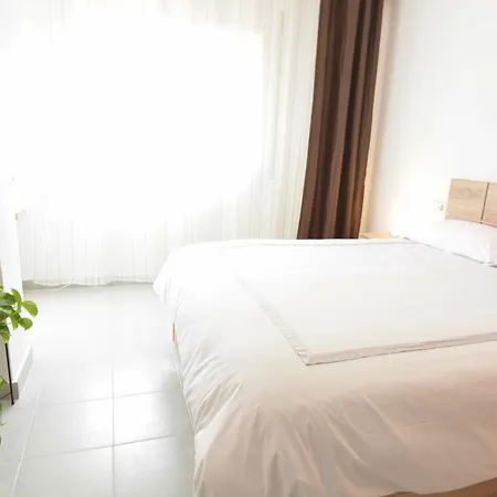 Reus Bedrooms 2 Habitaciones Con Bano Privado, Sin Cocina-3