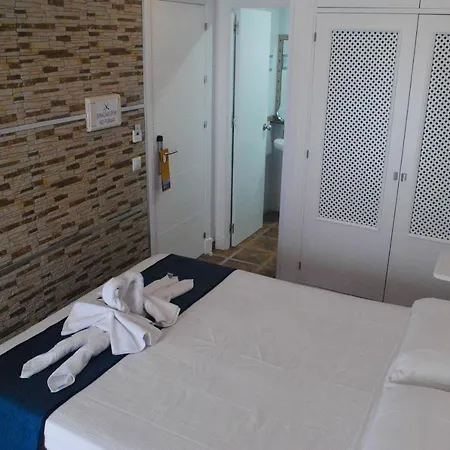 Hostal Costa De La Luz-3